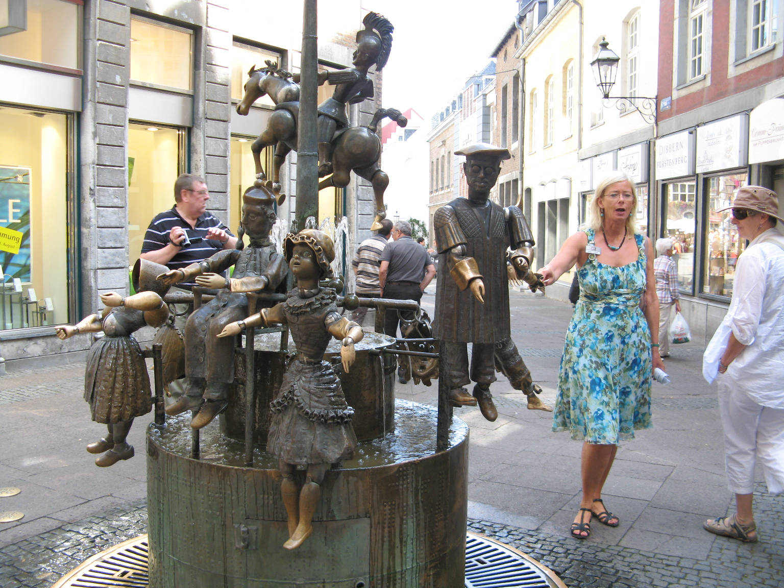 The Fountain of Puppets